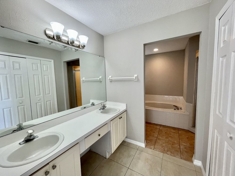 Cute 4/2 Home in East Orlando Wedgefield! property image