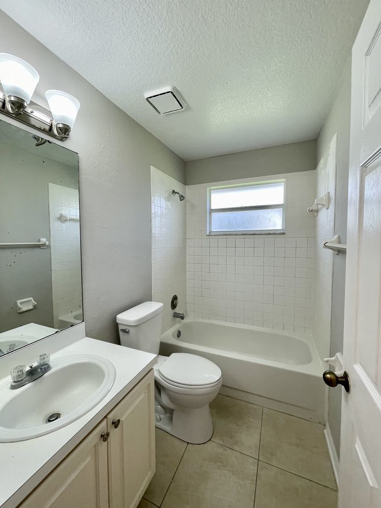 Cute 4/2 Home in East Orlando Wedgefield! property image