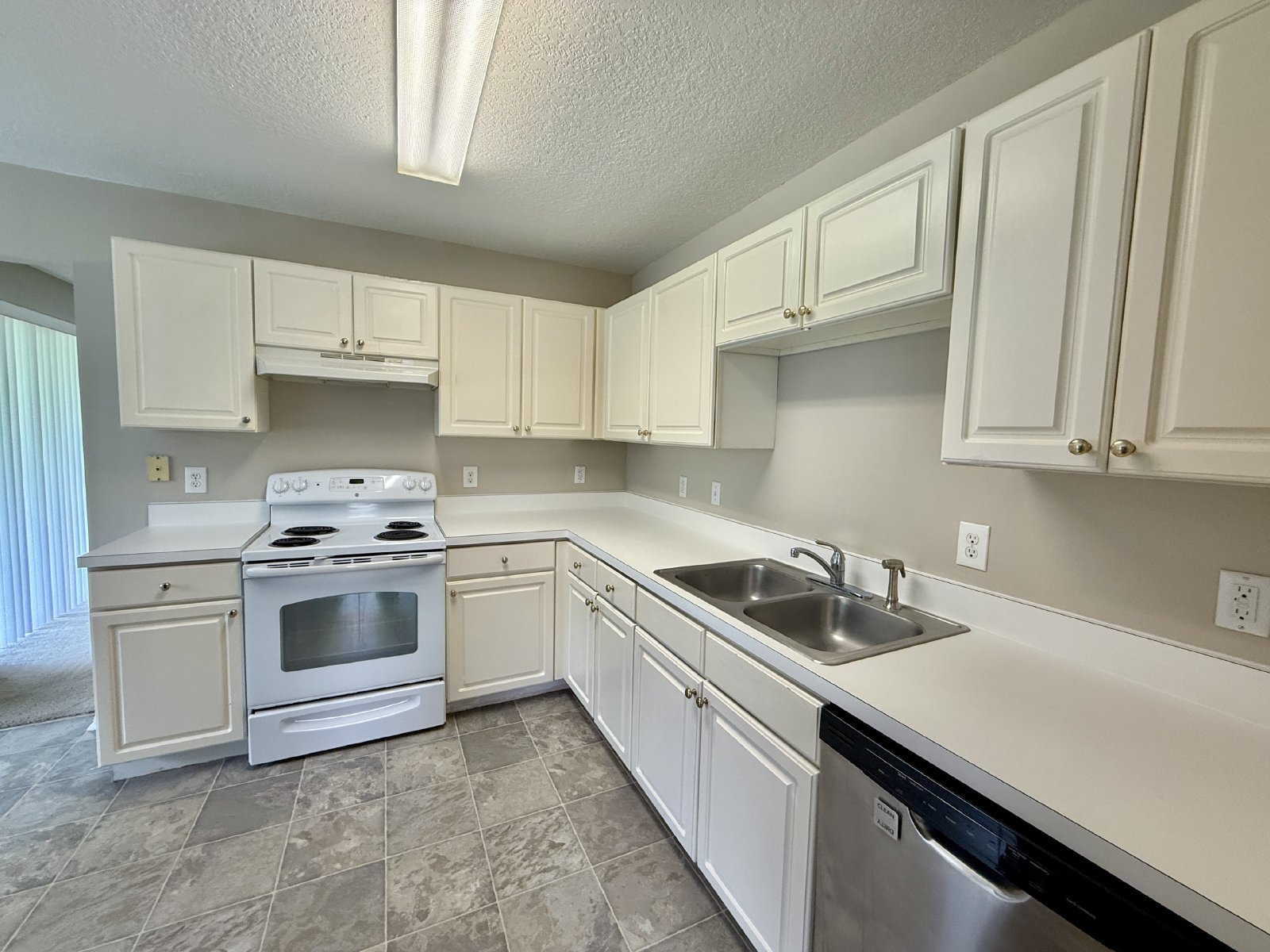 Nice, Large Two-Story 4/3 Home in East Orlando in the Wedgefield Community! property image