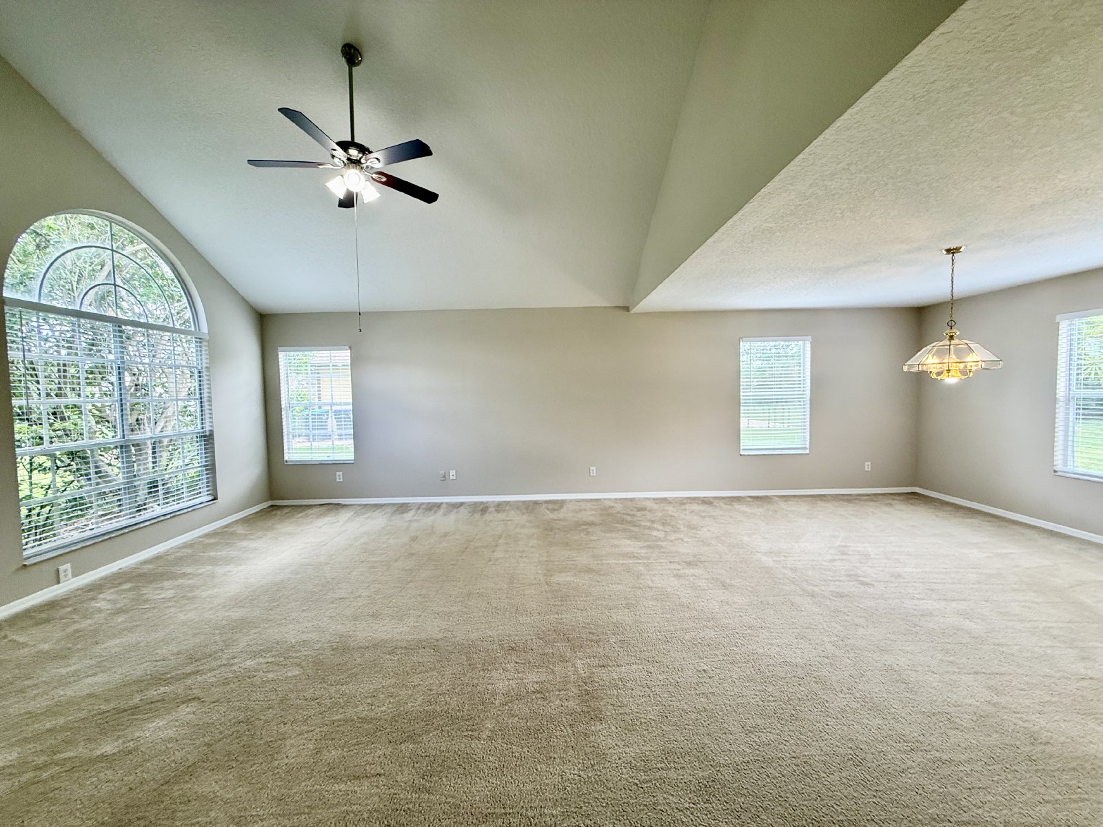 Nice, Large Two-Story 4/3 Home in East Orlando in the Wedgefield Community! property image