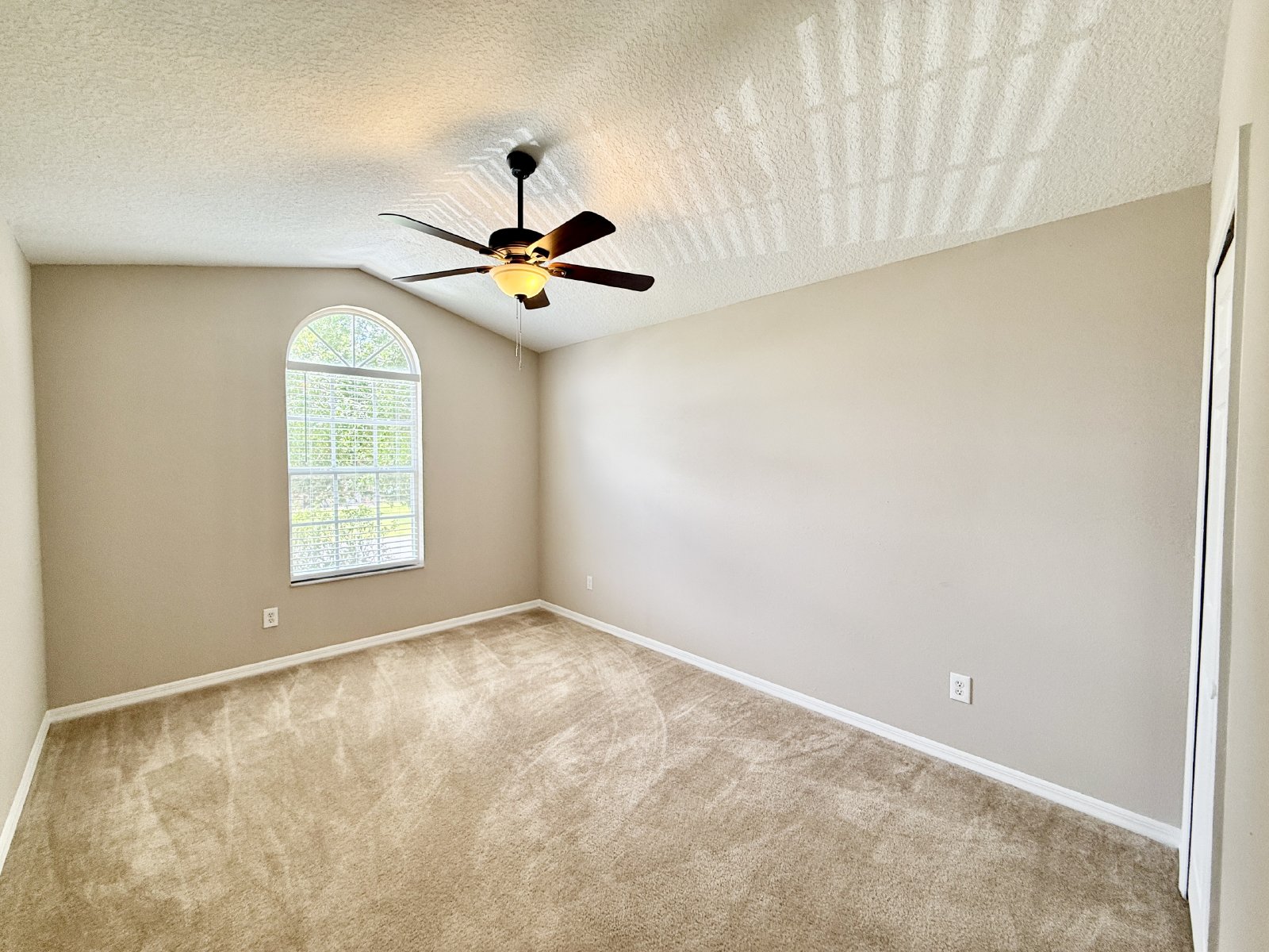 Nice, Large Two-Story 4/3 Home in East Orlando in the Wedgefield Community! property image