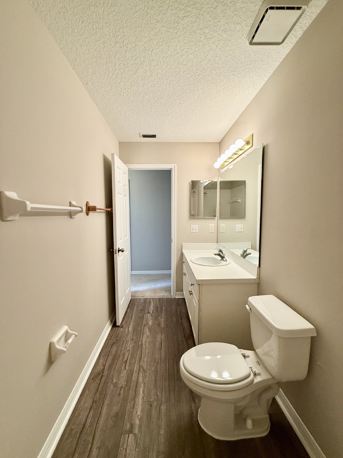 Nice, Large Two-Story 4/3 Home in East Orlando in the Wedgefield Community! property image