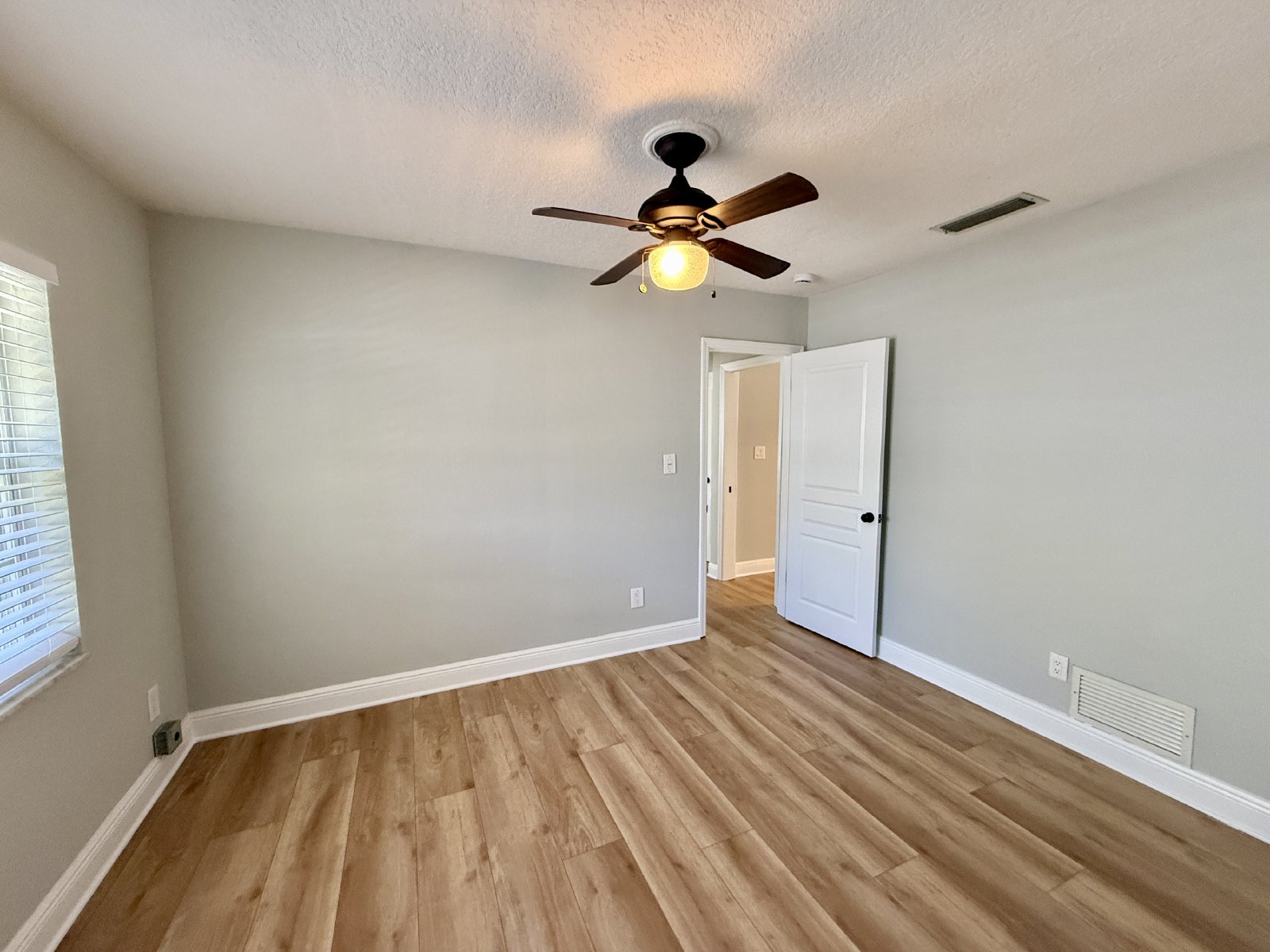 4 BED 3 BATH WINTER PARK  POOL HOME - GREAT LOCATION!! property image