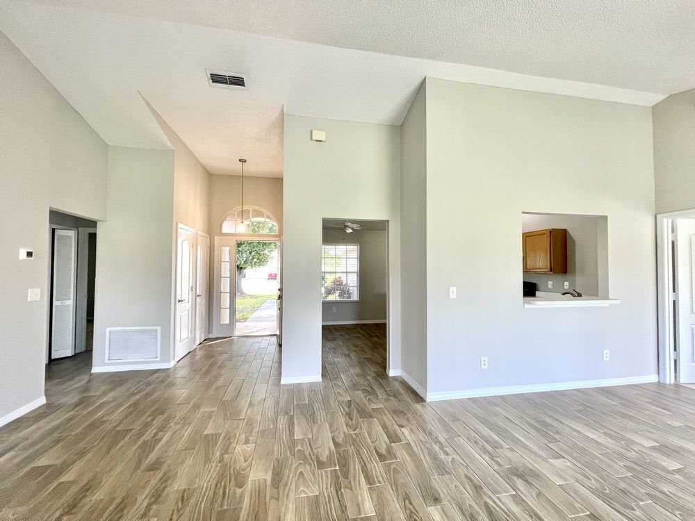 CUTE ORLANDO HOME IN GOLF COURSE COMMUNITY OF WEDGEFIELD property image