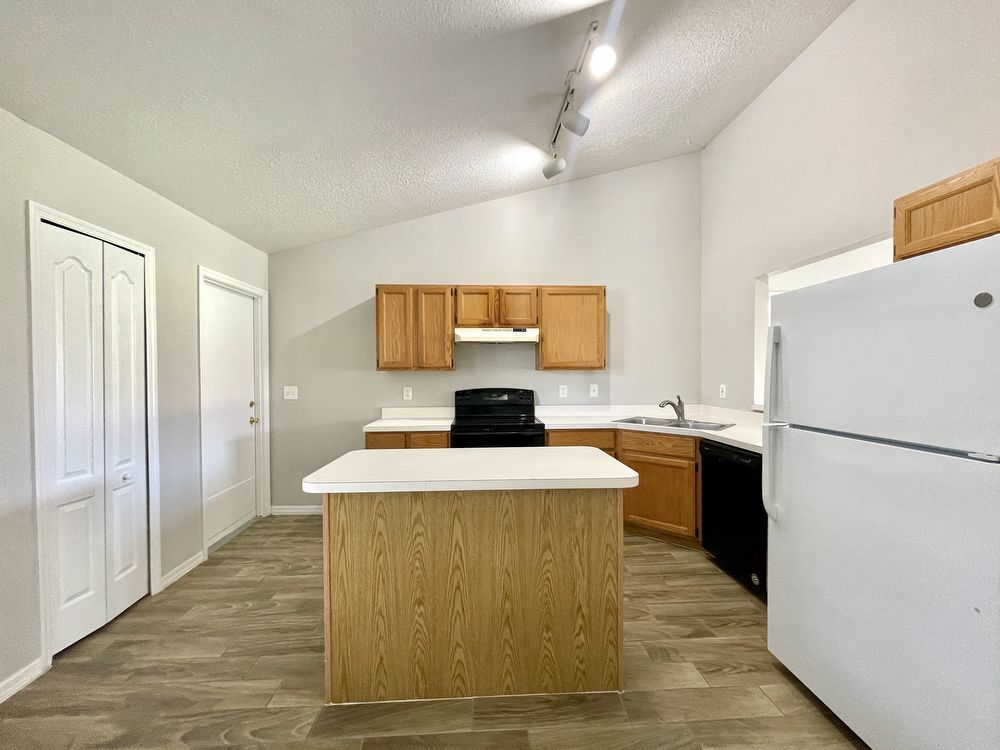 CUTE ORLANDO HOME IN GOLF COURSE COMMUNITY OF WEDGEFIELD property image