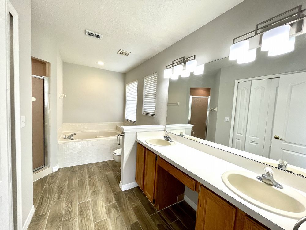 CUTE ORLANDO HOME IN GOLF COURSE COMMUNITY OF WEDGEFIELD property image