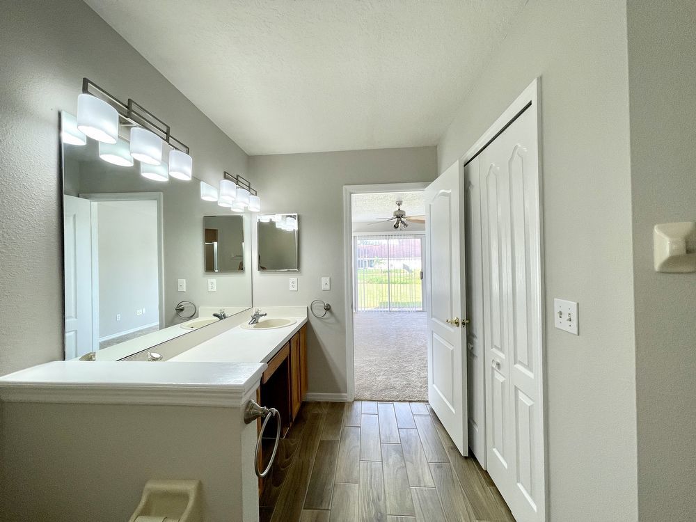 CUTE ORLANDO HOME IN GOLF COURSE COMMUNITY OF WEDGEFIELD property image