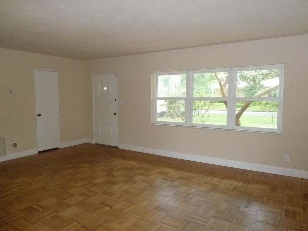 Quaint 2/1.5 in Winter Park with Single Garage Bungalow off Lee Road property image