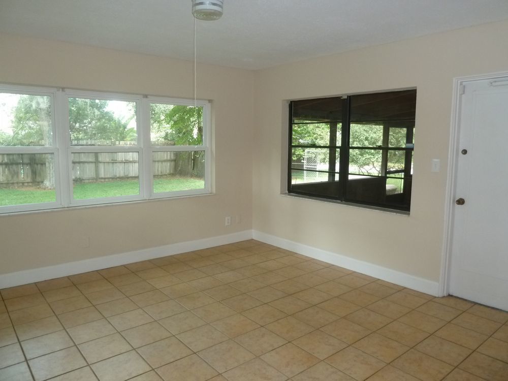 Quaint 2/1.5 in Winter Park with Single Garage Bungalow off Lee Road property image