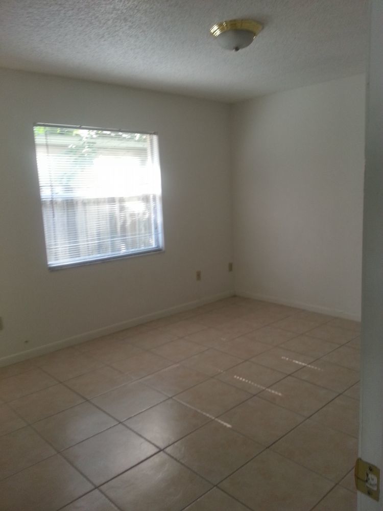Cute 2/2 Duplex in South Orlando off Michigan, close to Downtown! property image