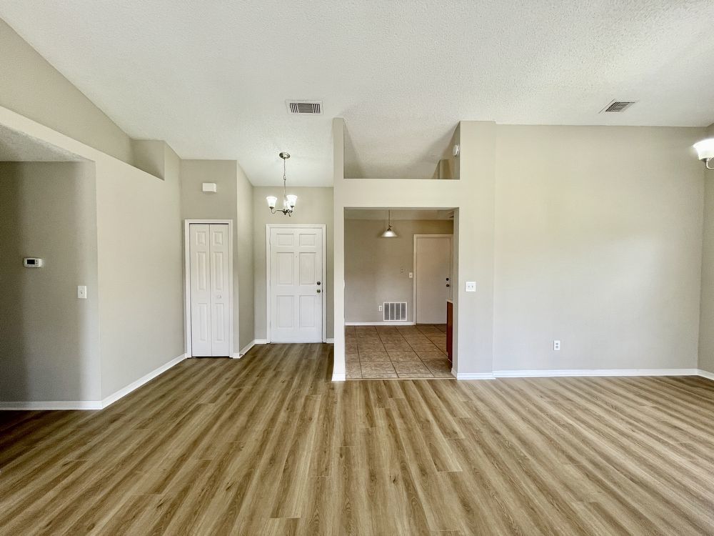 Cute 3/2  Home in OVIEDO - Stillwater on corner lot! property image