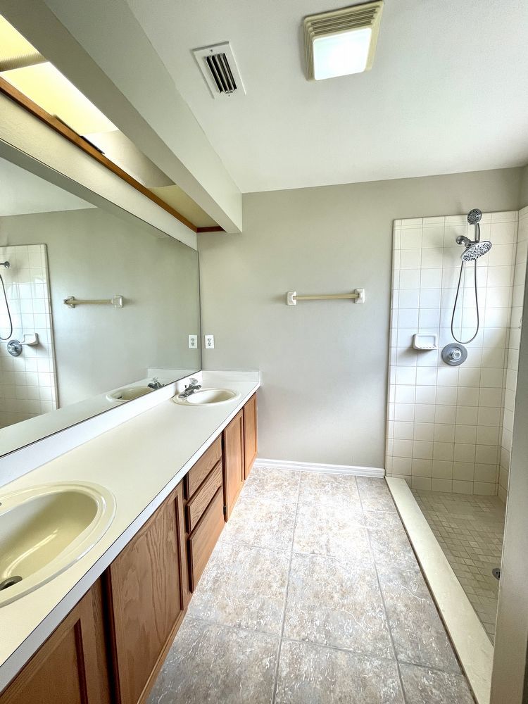 Cute 3/2  Home in OVIEDO - Stillwater on corner lot! property image