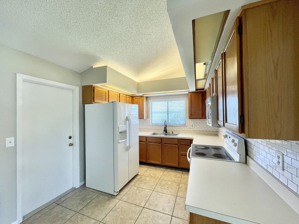 Cute 3/2  Home in OVIEDO - Stillwater on corner lot! property image