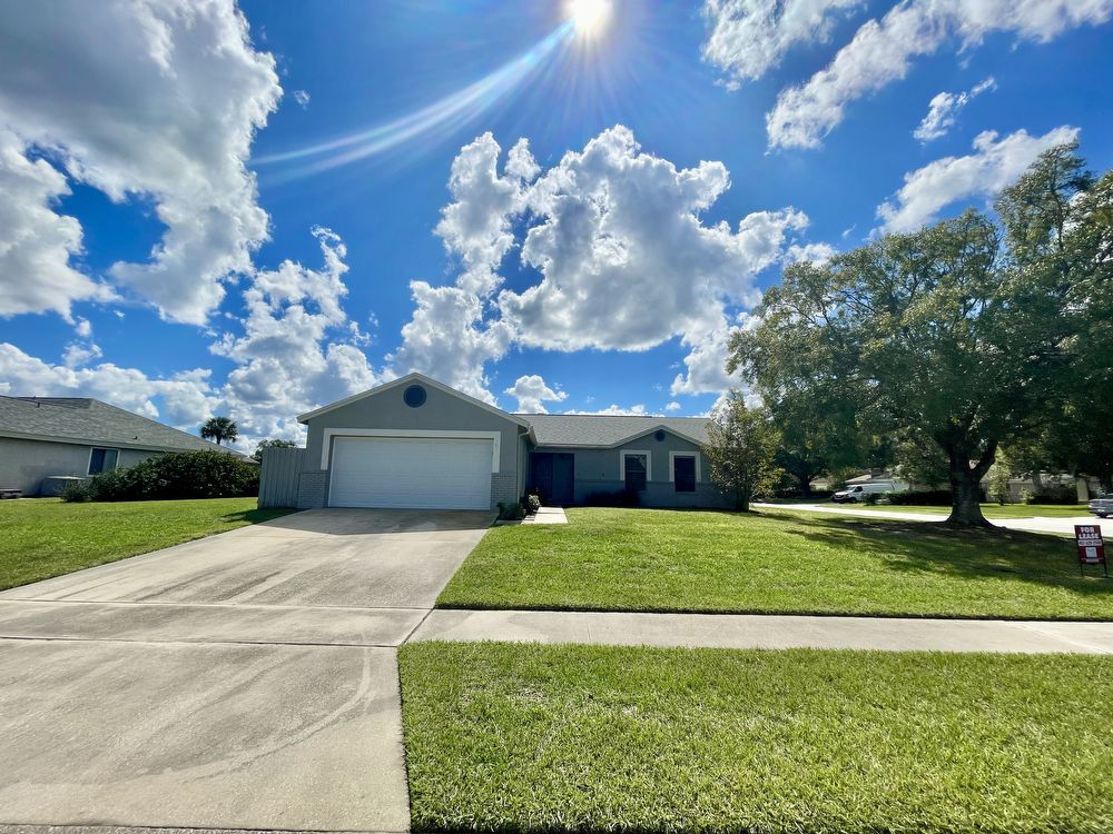 Cute 3/2  Home in OVIEDO - Stillwater on corner lot! property image