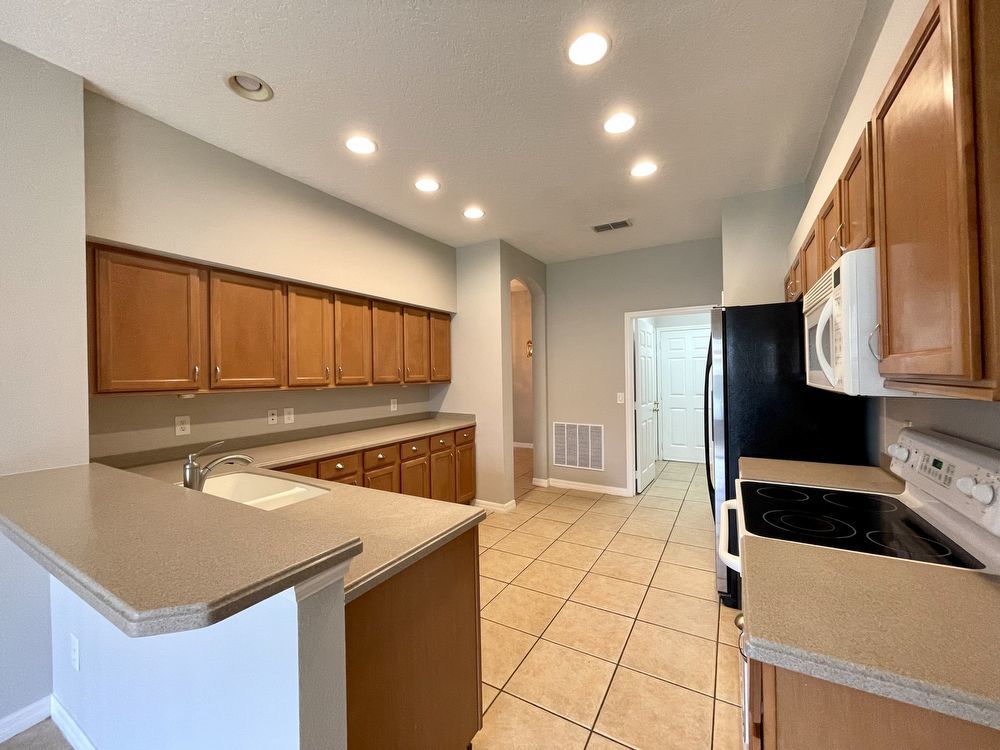 SOUTHEAST ORLANDO HOME - TIVOLI WOODS VILLAGE property image
