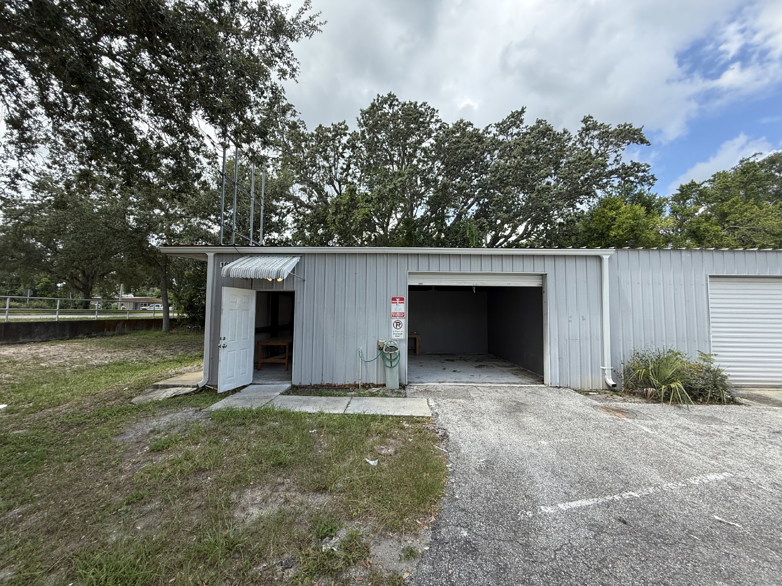 Warehouse Space in Casselberry 1000 +/- sqft property image