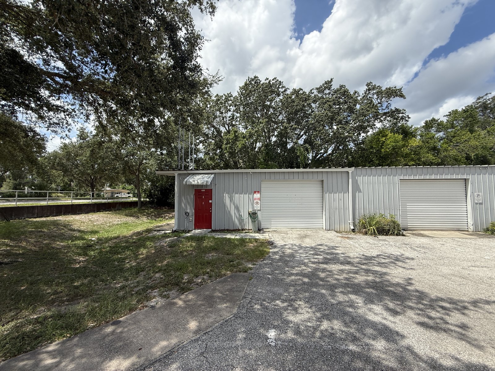 Warehouse Space in Casselberry 1000 +/- sqft property image