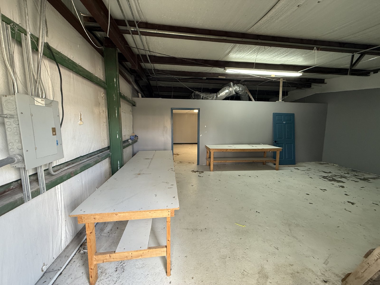 Warehouse Space in Casselberry 1000 +/- sqft property image