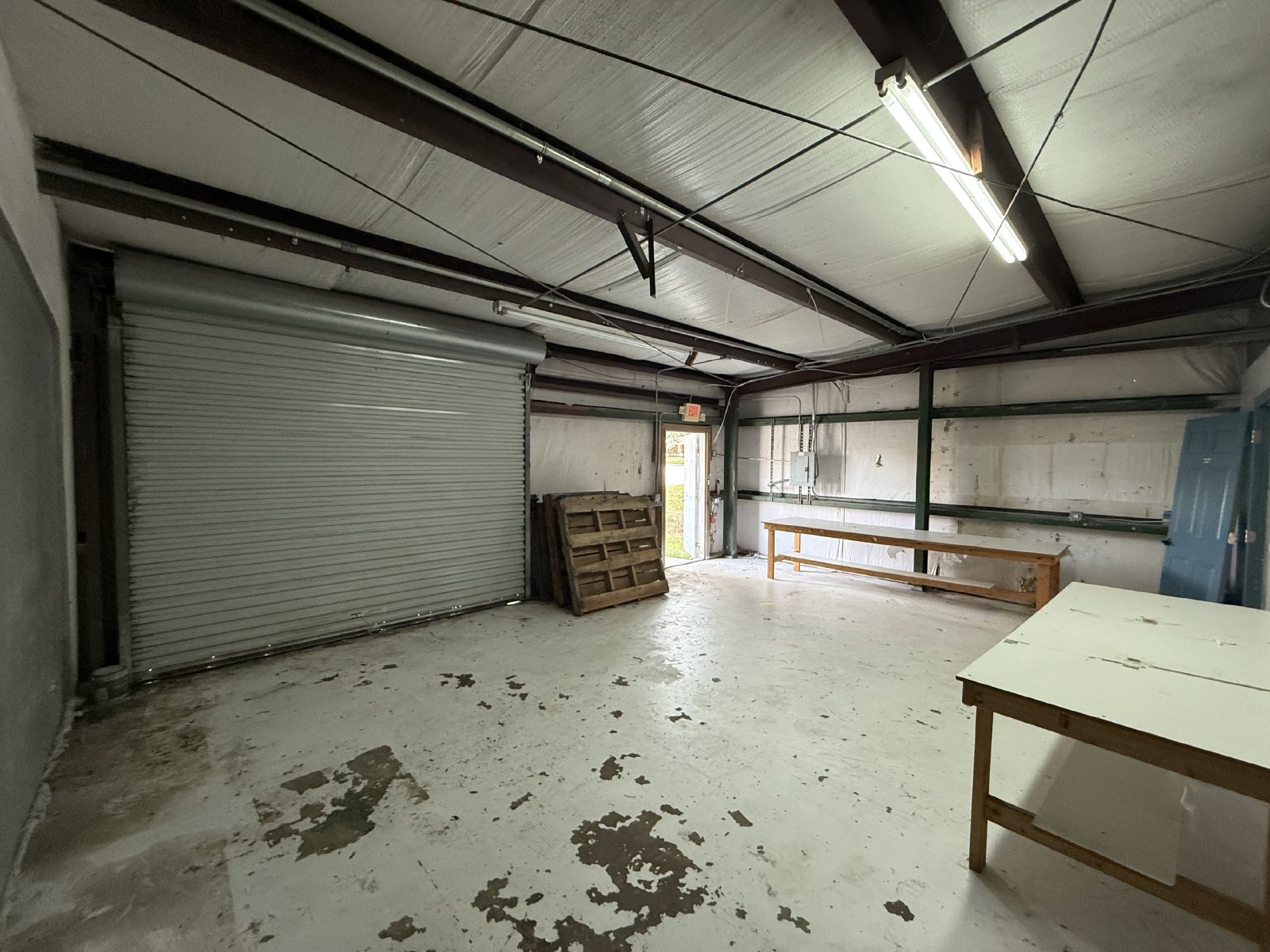 Warehouse Space in Casselberry 1000 +/- sqft property image