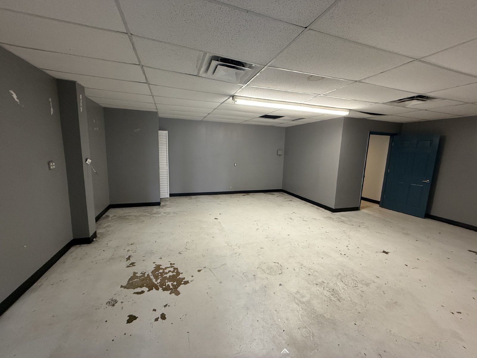 Warehouse Space in Casselberry 1000 +/- sqft property image