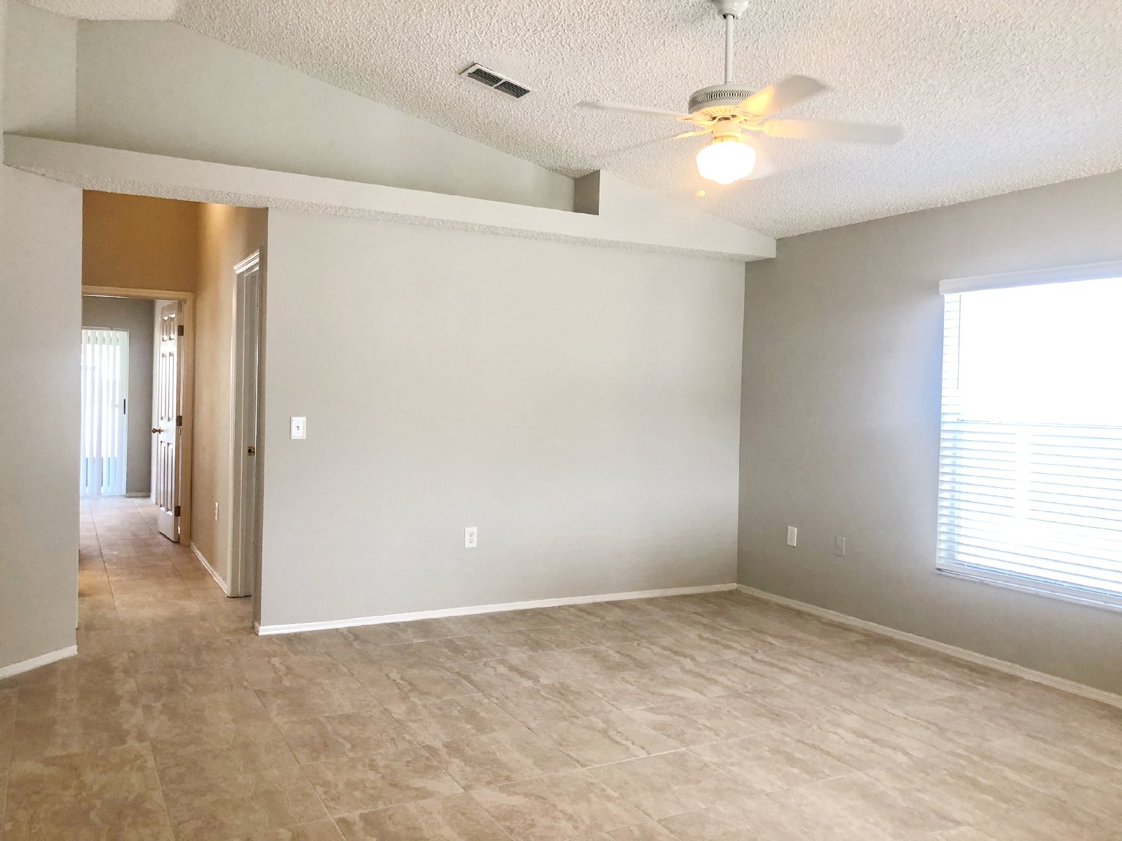 Cute 3/2 Rental Home with Single Car garage in East Orlando! property image