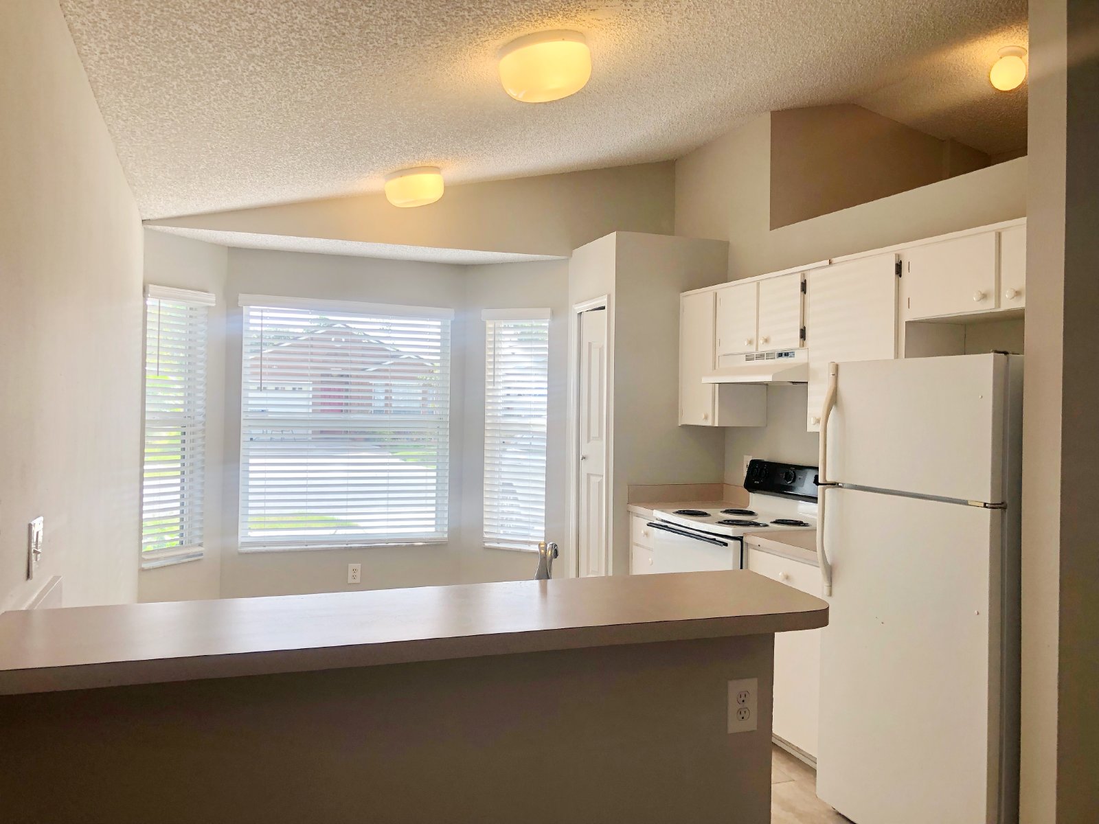 Cute 3/2 Rental Home with Single Car garage in East Orlando! property image