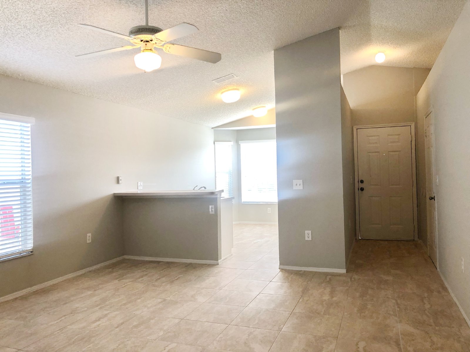 Cute 3/2 Rental Home with Single Car garage in East Orlando! property image