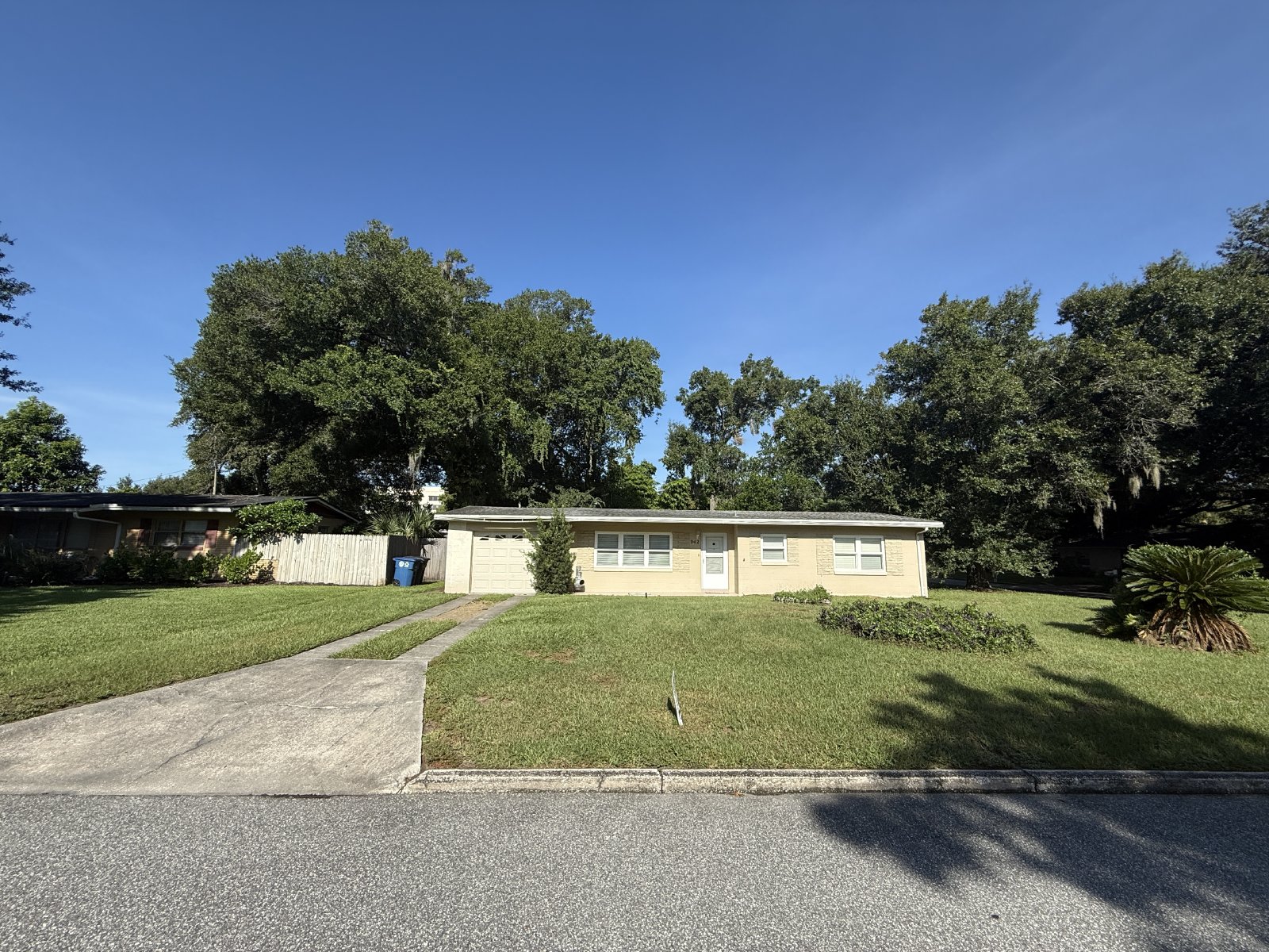 Quaint 2/1.5 in Winter Park with Single Garage Bungalow off Lee Road property image