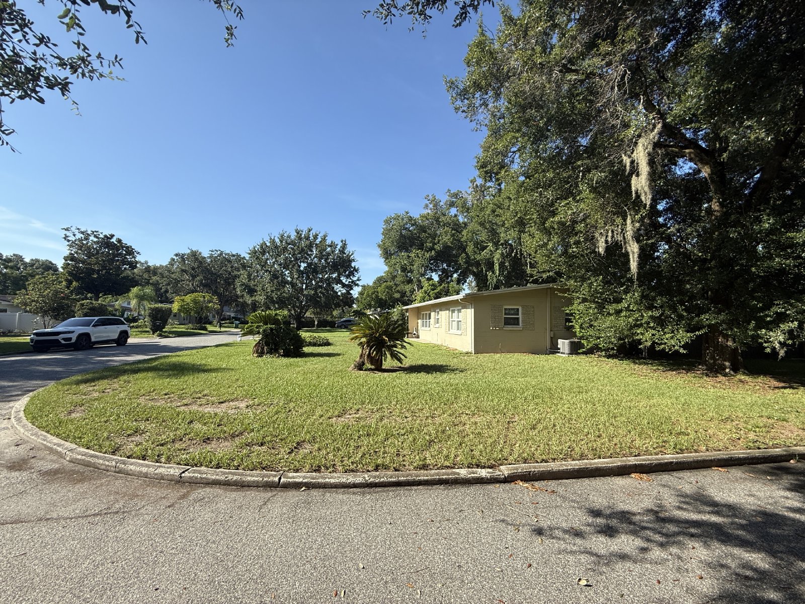 Quaint 2/1.5 in Winter Park with Single Garage Bungalow off Lee Road property image