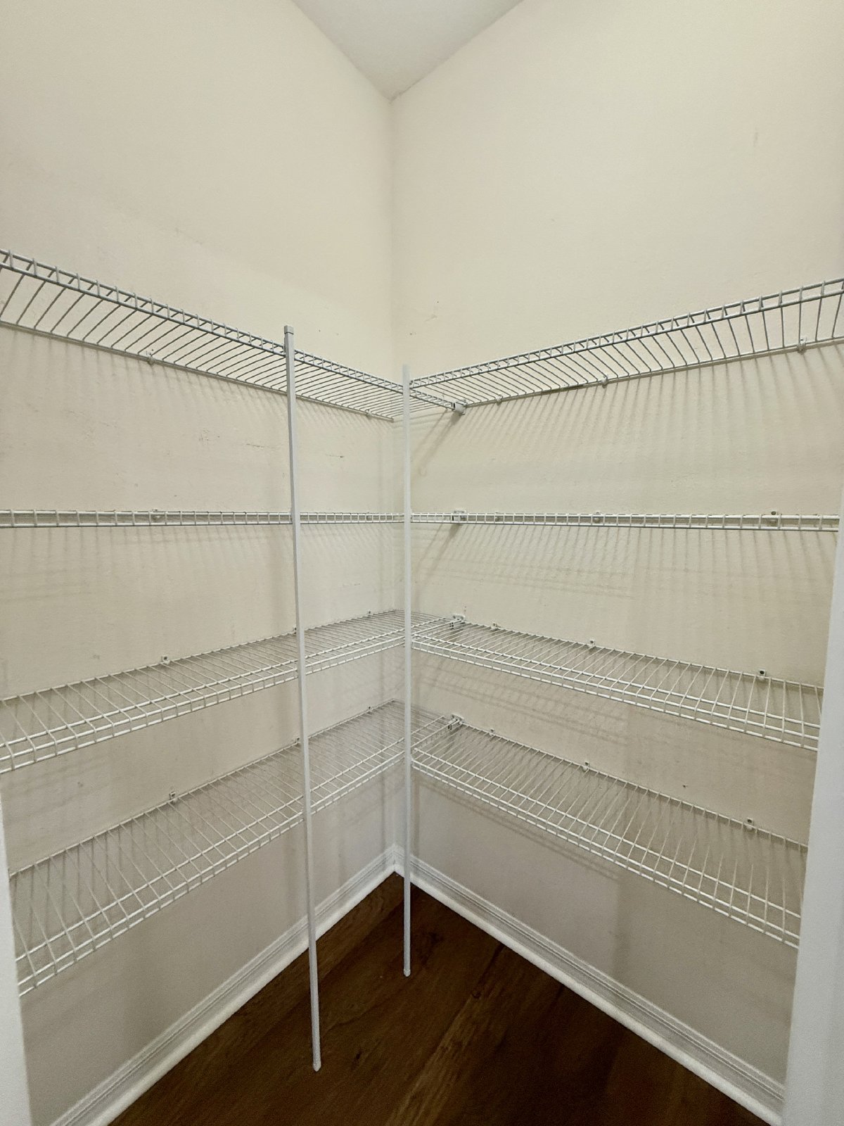 SPACIOUS Two Story Beautiful 5/4 Home in The Enclave At Aloma! property image