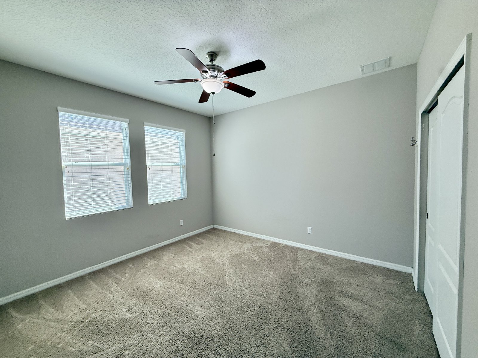 SPACIOUS Two Story Beautiful 5/4 Home in The Enclave At Aloma! property image