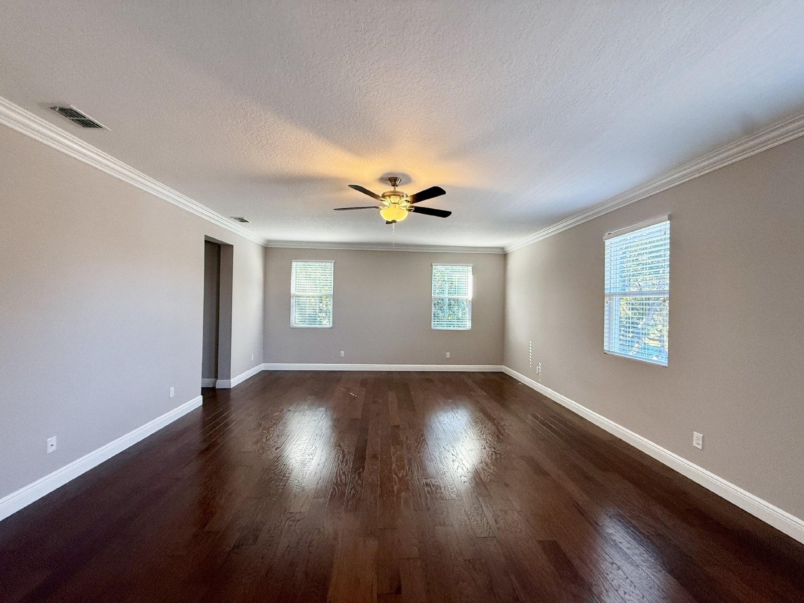 SPACIOUS Two Story Beautiful 5/4 Home in The Enclave At Aloma! property image