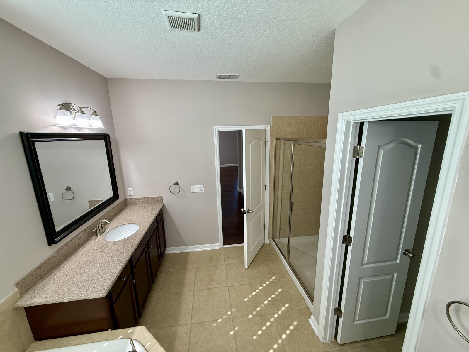 SPACIOUS Two Story Beautiful 5/4 Home in The Enclave At Aloma! property image