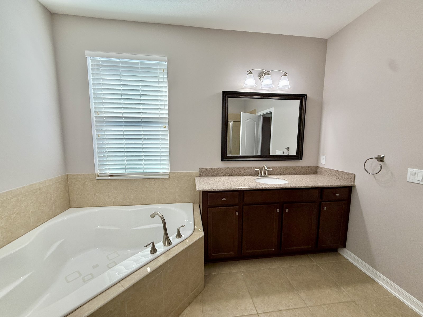 SPACIOUS Two Story Beautiful 5/4 Home in The Enclave At Aloma! property image