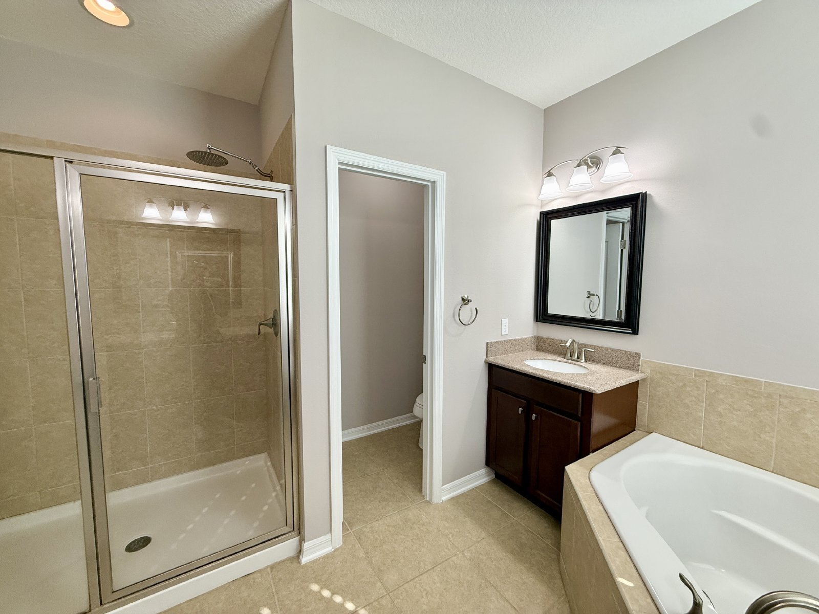 SPACIOUS Two Story Beautiful 5/4 Home in The Enclave At Aloma! property image