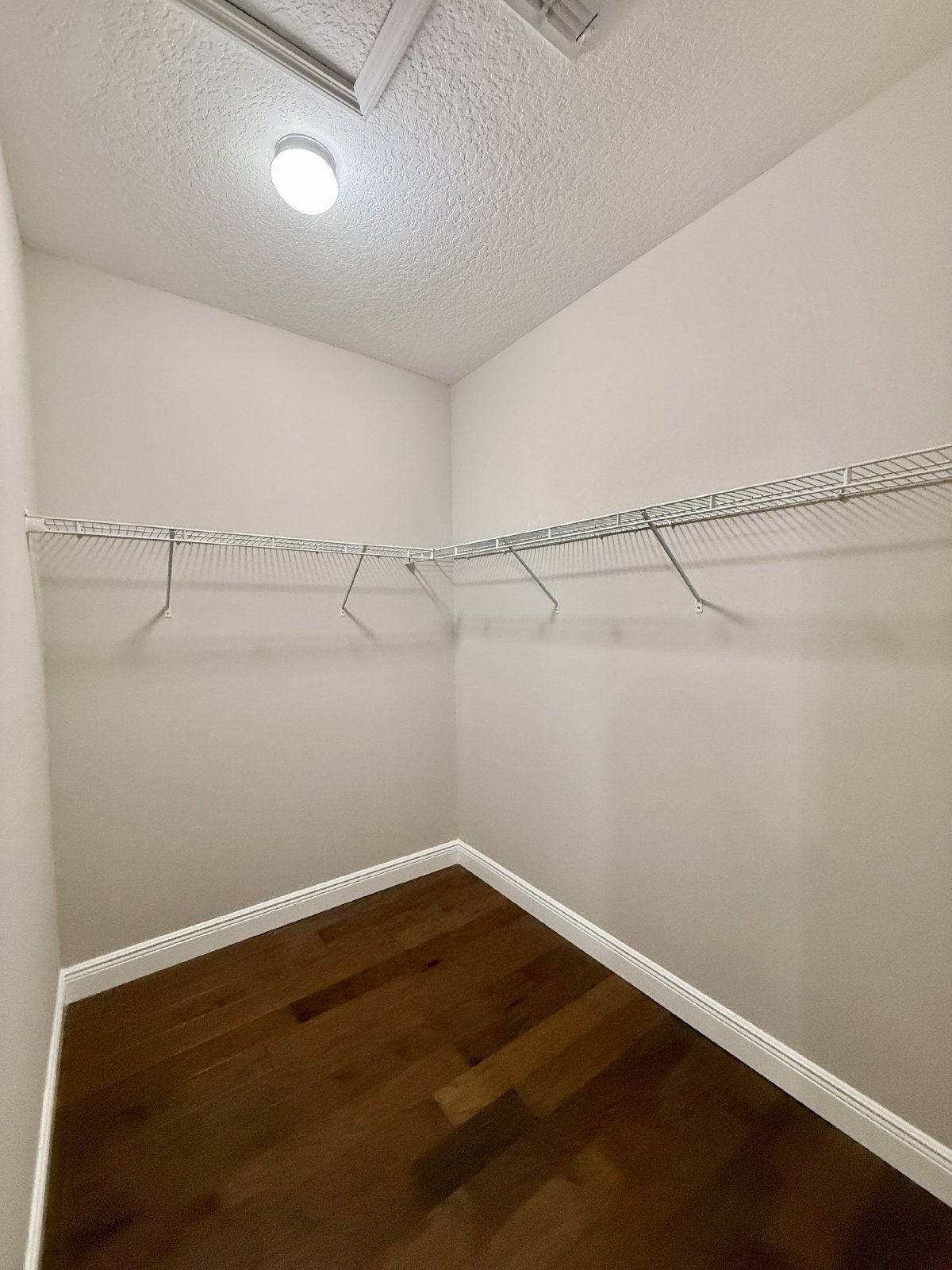 SPACIOUS Two Story Beautiful 5/4 Home in The Enclave At Aloma! property image