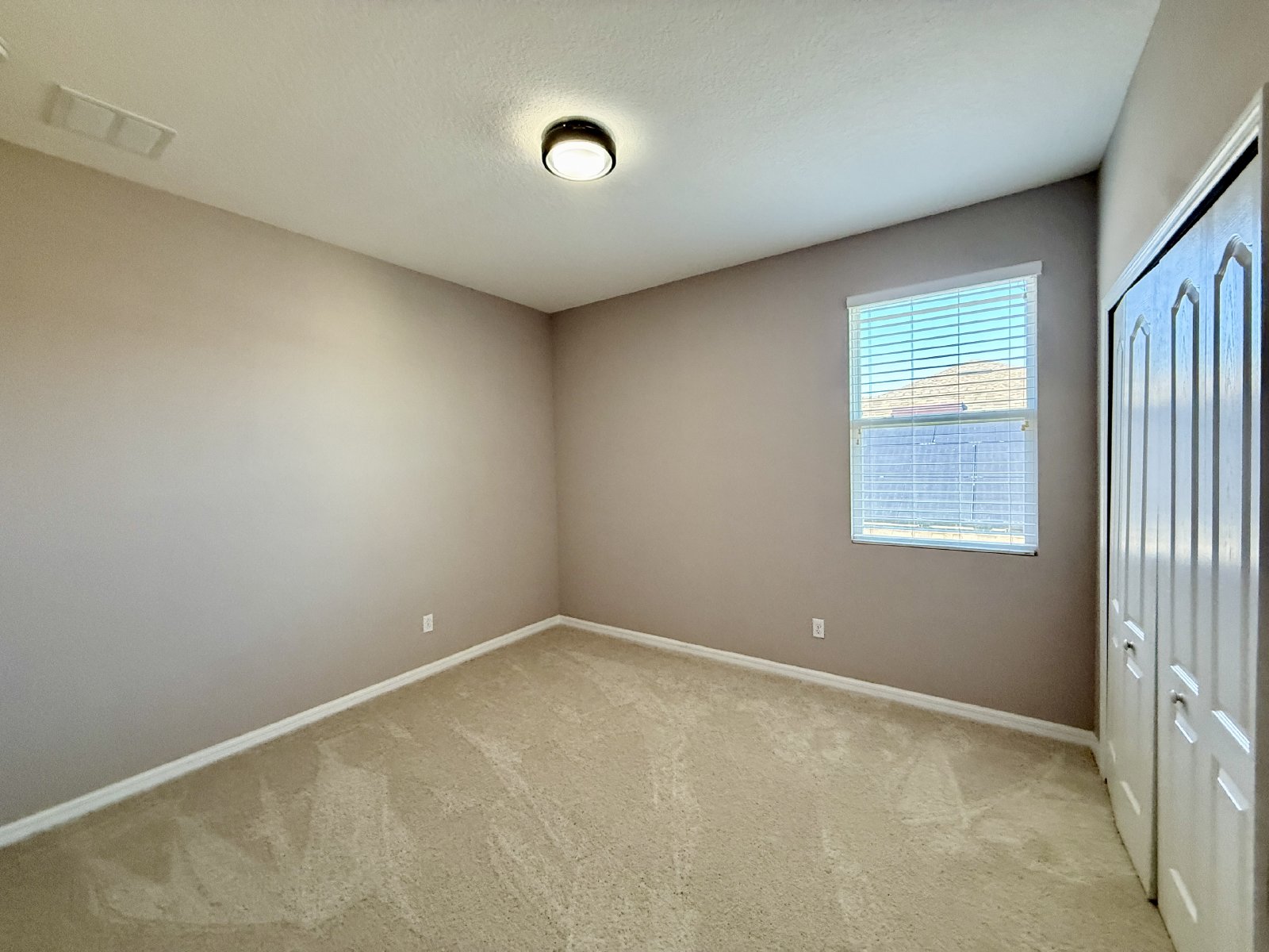 SPACIOUS Two Story Beautiful 5/4 Home in The Enclave At Aloma! property image