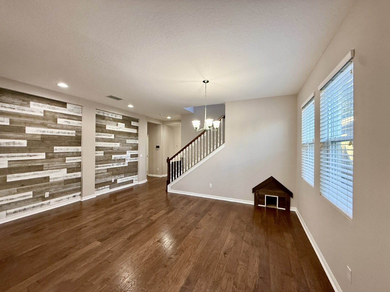 SPACIOUS Two Story Beautiful 5/4 Home in The Enclave At Aloma! property image