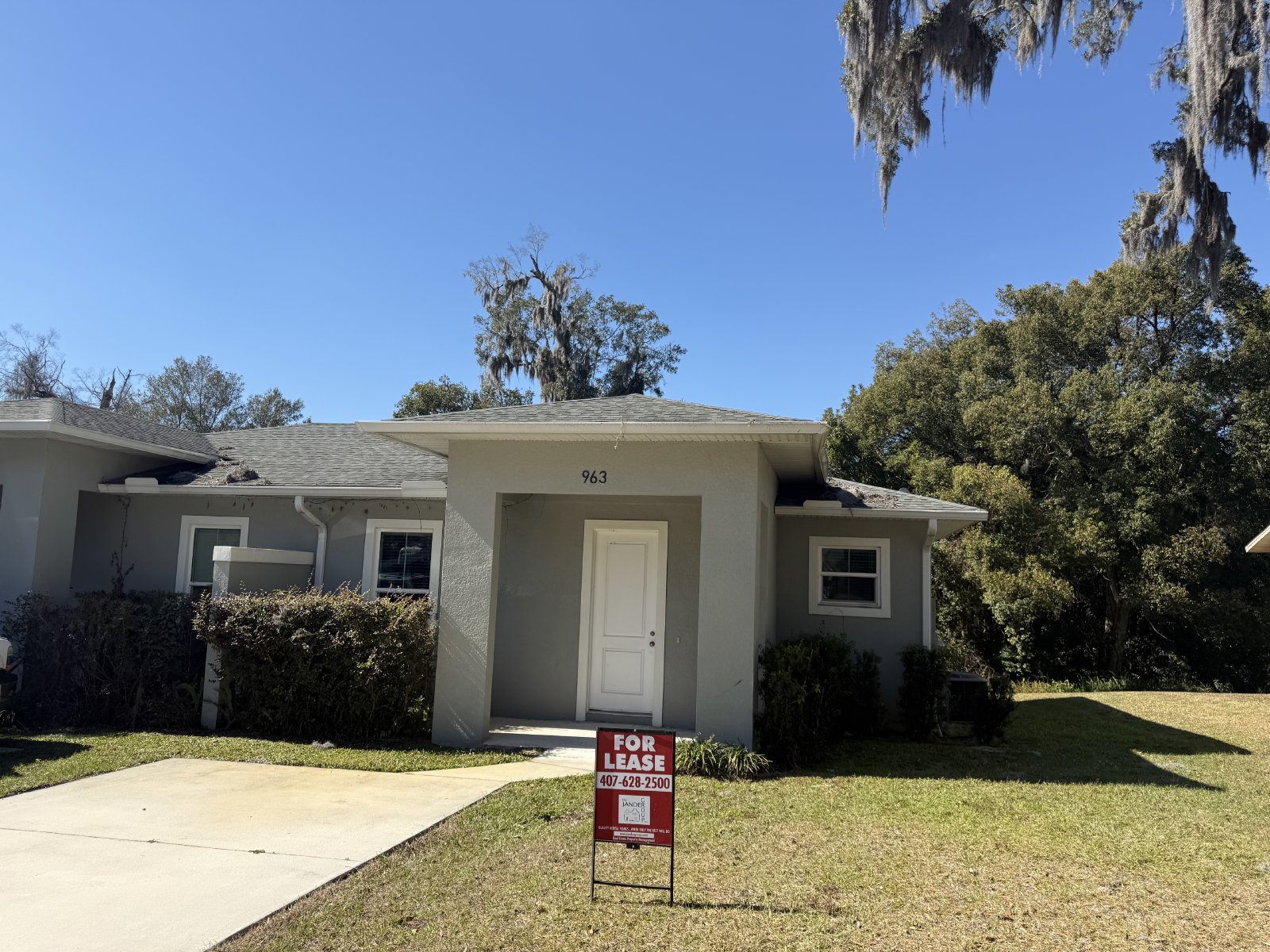 Gorgeous, Modern 2/2 duplex located in the heart of Orange City!! property image