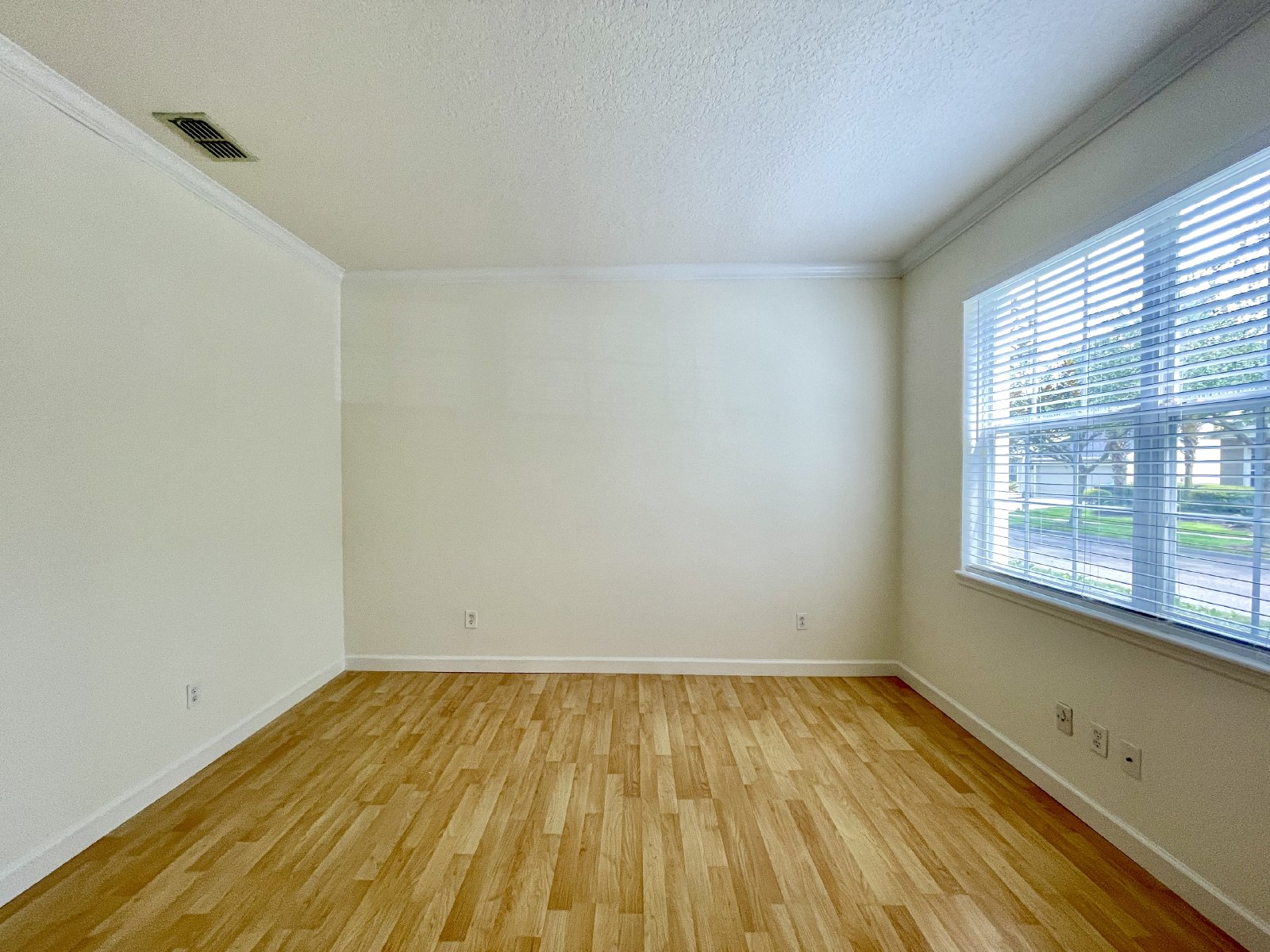 AVALON PARK SPACIOUS 5/3.5 HOME IN EAST ORLANDO property image