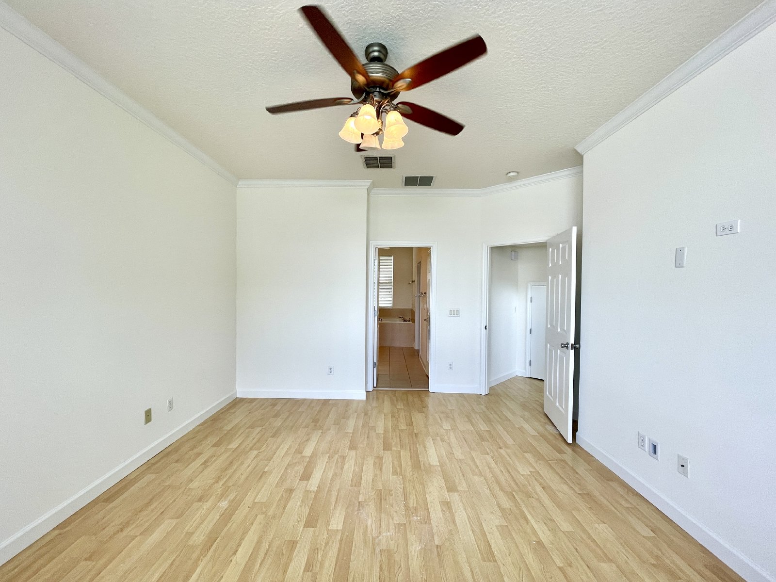 AVALON PARK SPACIOUS 5/3.5 HOME IN EAST ORLANDO property image