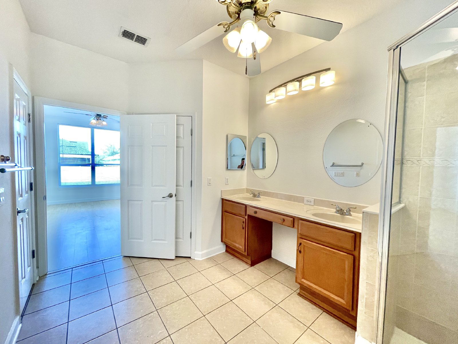 AVALON PARK SPACIOUS 5/3.5 HOME IN EAST ORLANDO property image