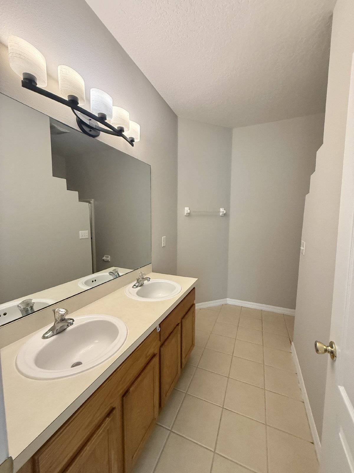 CUTE 3 BED/2 BATH HOME IN SOUTHEAST ORLANDO - WATERSIDE! property image