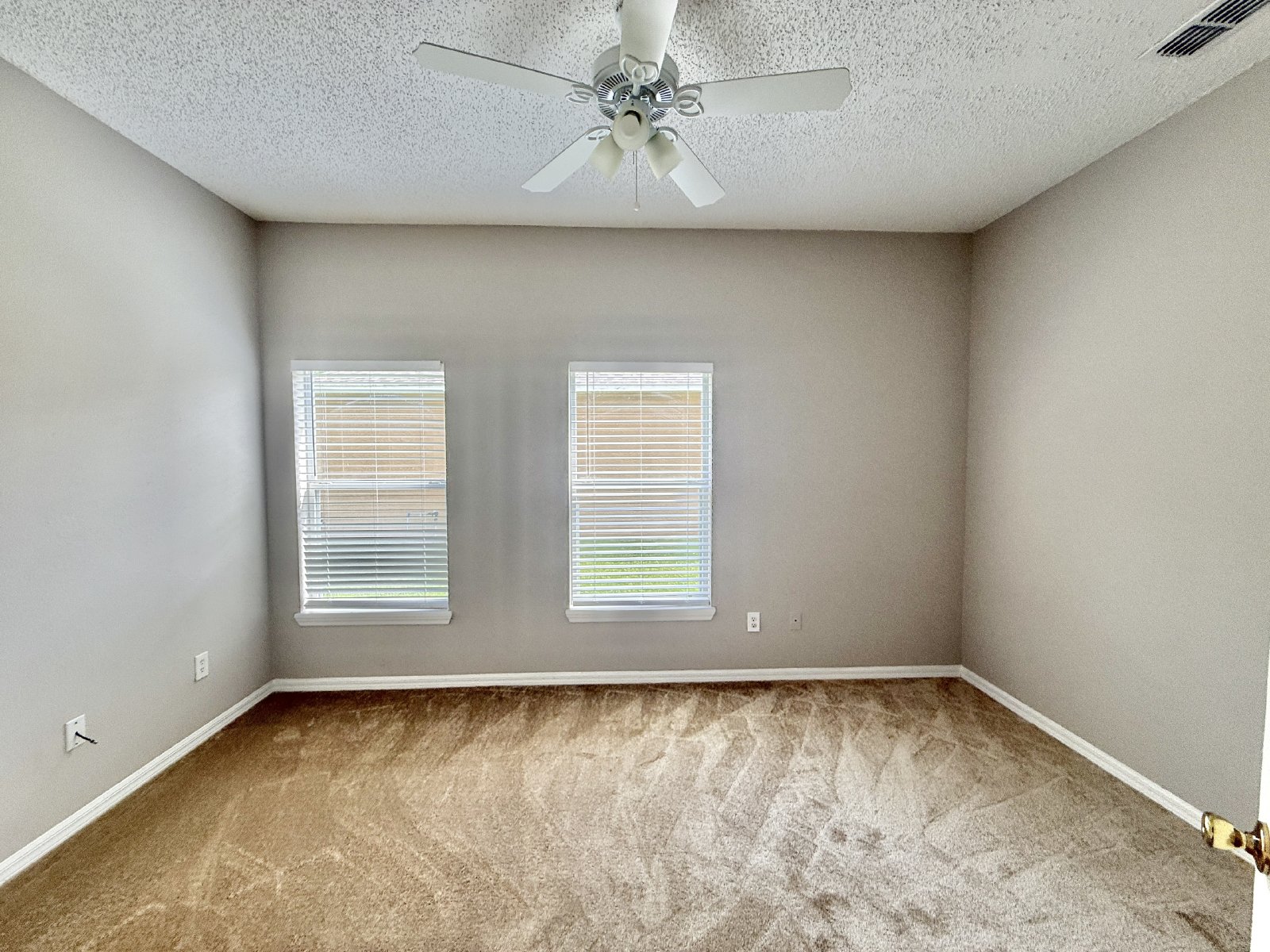 CUTE 3 BED/2 BATH HOME IN SOUTHEAST ORLANDO - WATERSIDE! property image