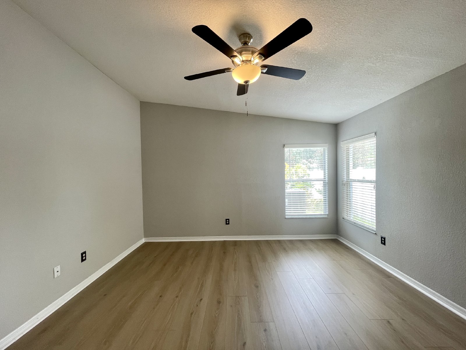 OVIEDO HOME WITH SOUGHT AFTER SCHOOLS property image
