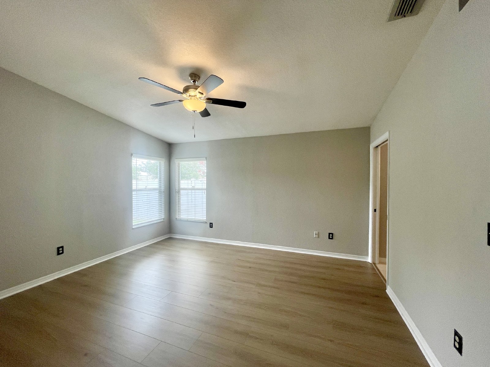 OVIEDO HOME WITH SOUGHT AFTER SCHOOLS property image