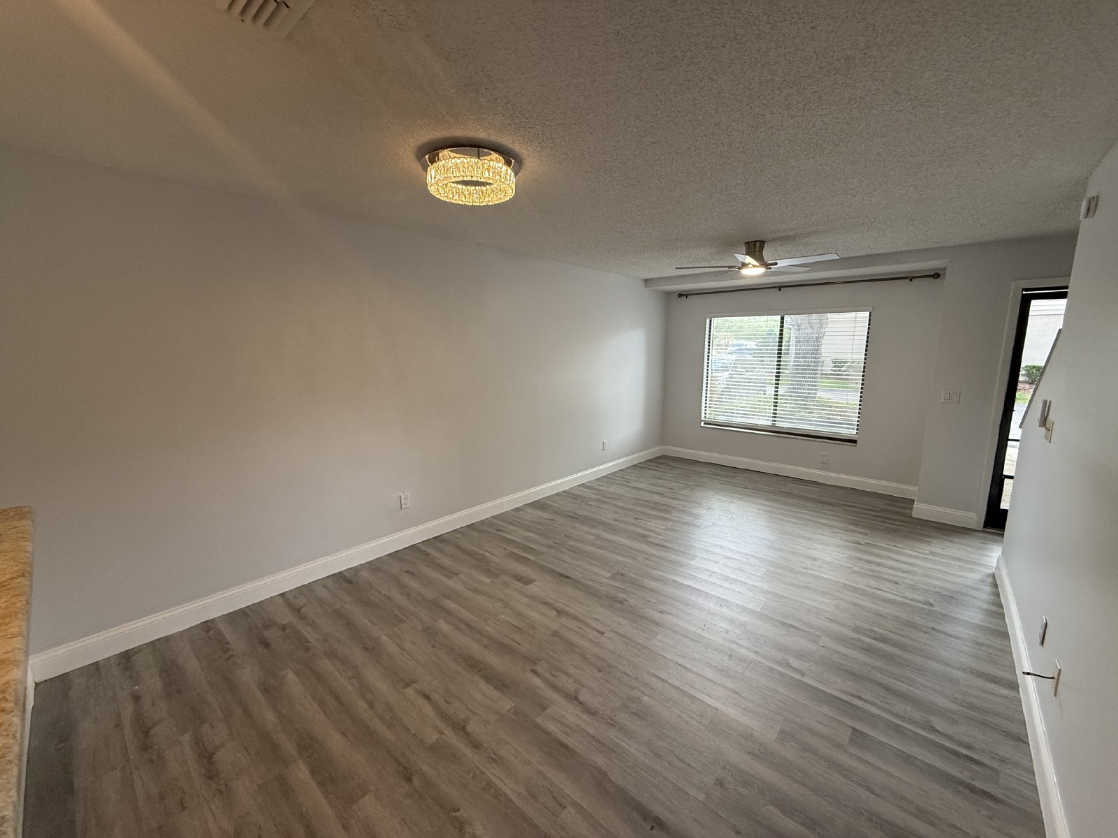 Gorgeous, Remodeled 2 Bedroom 2.5 Bath Condo in Sandlewood Trails of Winter Park! property image