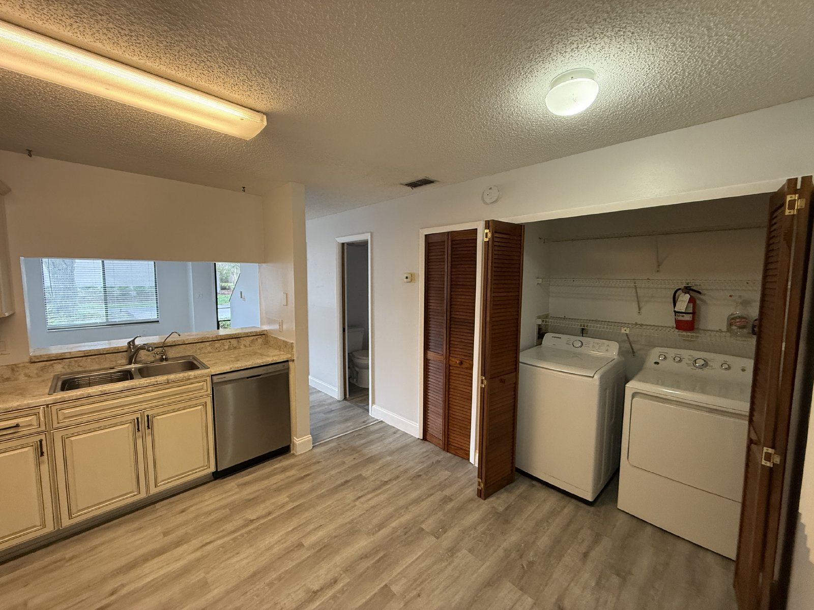 Gorgeous, Remodeled 2 Bedroom 2.5 Bath Condo in Sandlewood Trails of Winter Park! property image