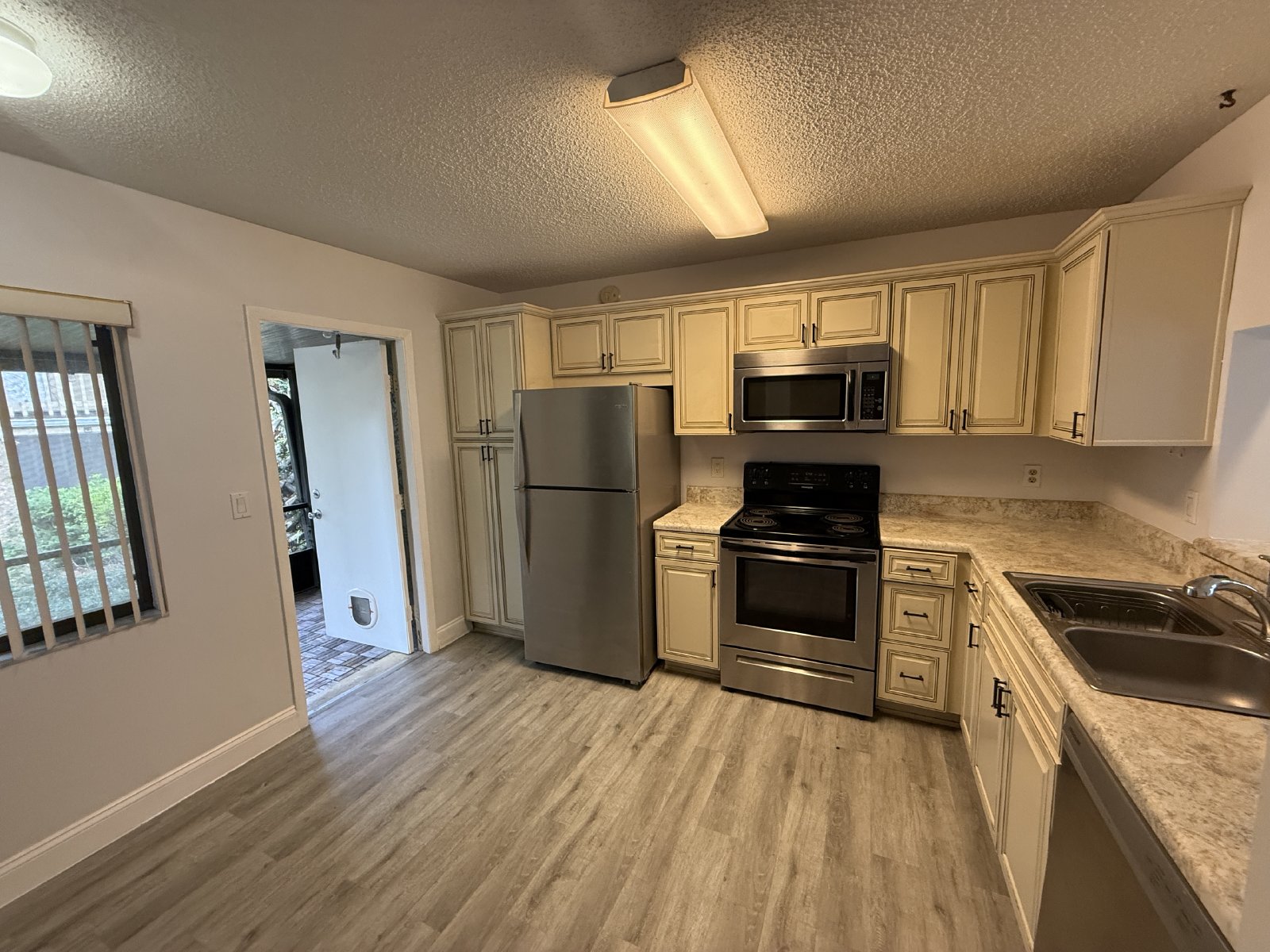 Gorgeous, Remodeled 2 Bedroom 2.5 Bath Condo in Sandlewood Trails of Winter Park! property image