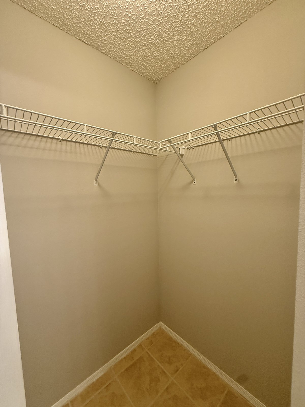 Cute 3/2 Rental Home with Single Car garage in East Orlando! property image
